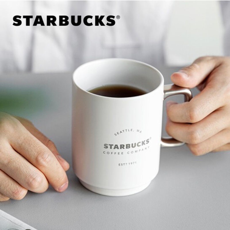 Cốc Sứ Uống Cà Phê Starbucks Kỷ Niệm 10 Năm Màu Vàng Đen Có Nắp Và Muỗng Hình Gấu Phi Hành Gia