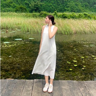 Váy trắng Fabric Holic suông dài cổ yếm