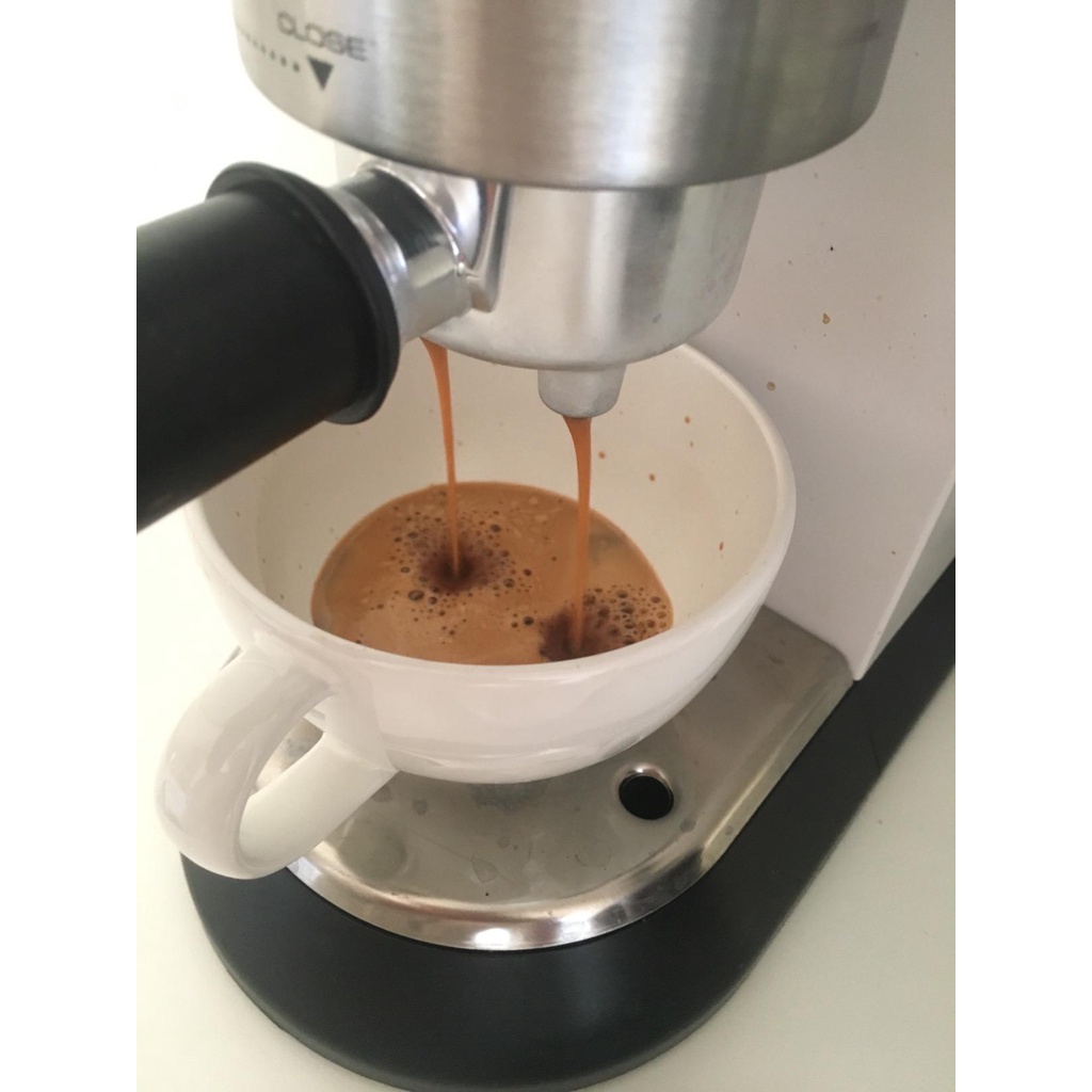 Máy pha cafe espresso Delonghi Dedica Style EC685
