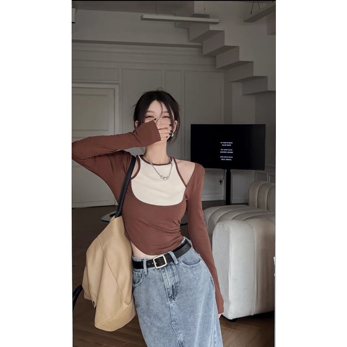 Áo Zip Thun Tăm Khoét Vai Phối Cổ Yếm Tay Dài Vạt Bầu Dáng Croptop Phong Cách Ulzzang - Hanju