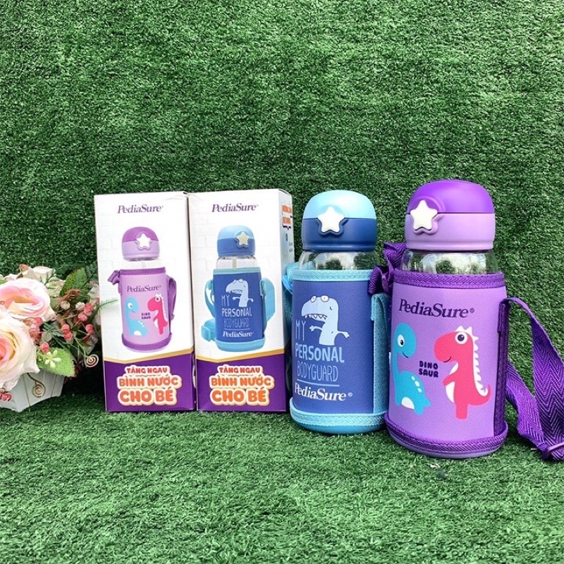 Bình nước cho bé đi học có ống hút tặng kèm túi đeo dễ thương dung tích 700ml hàng khuyến mãi Pediasure