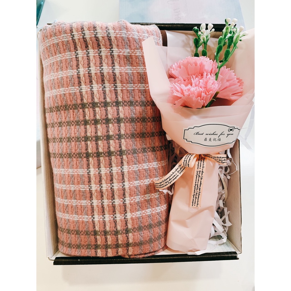 Hộp quà tặng sinh nhật gồm khăn và hoa sáp cao cấp, quà tặng cho bạn trai, bạn gái