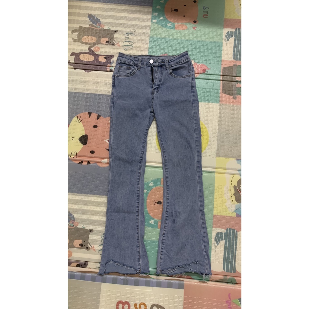 Pass/thanh lý quần jean ống loe lai tưa