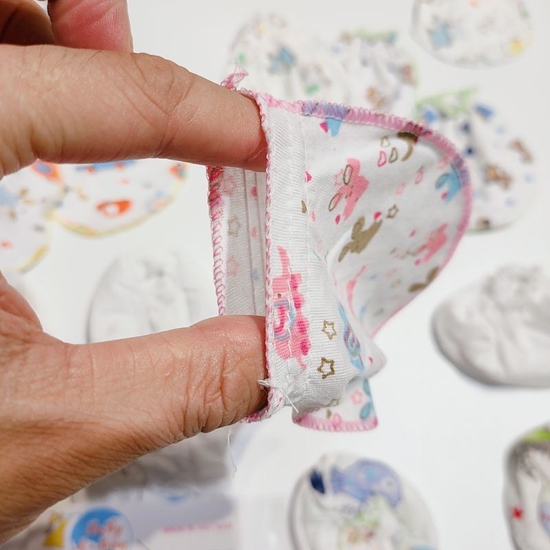 Bao tay bao chân sơ sinh họa tiết đáng yêu - tất cho bé