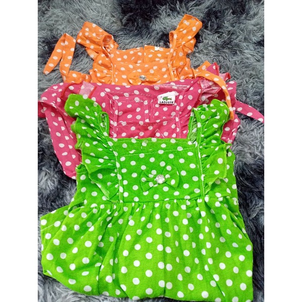 đầm bé cổ vuông,cánh tiên size s(v1:51,dài 43, m (v1:55,dài 53))