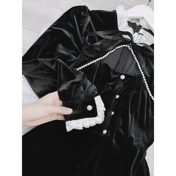 Váy nhung phối ren