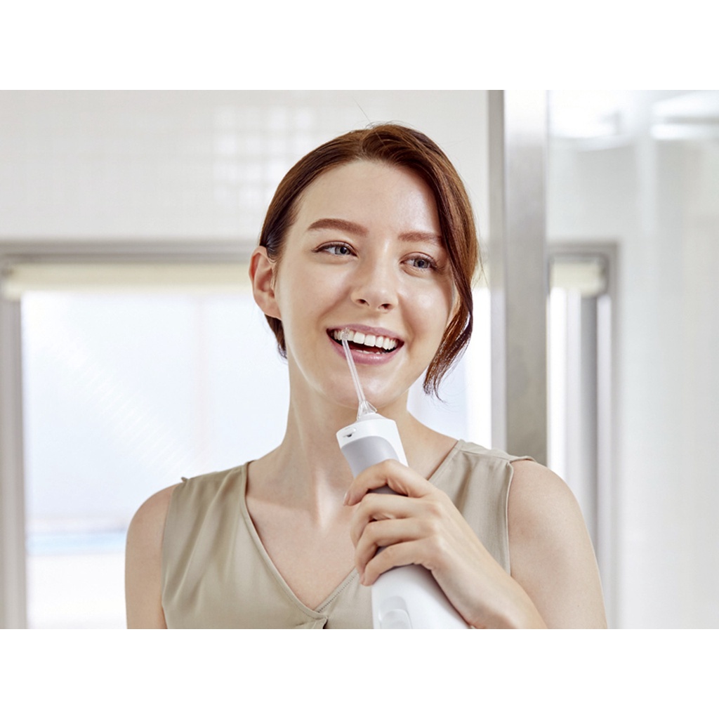 Máy tăm nước Panasonic cầm tay không dây -