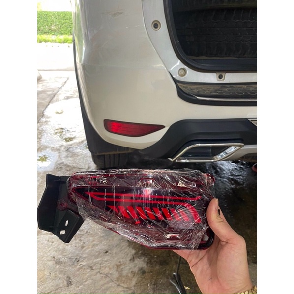 Đèn cản sau Toyota Fortuner 2017+