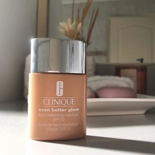 Kem Nền Clinique Even Better Glow Light Reflecting Makeup Spf15 30Ml