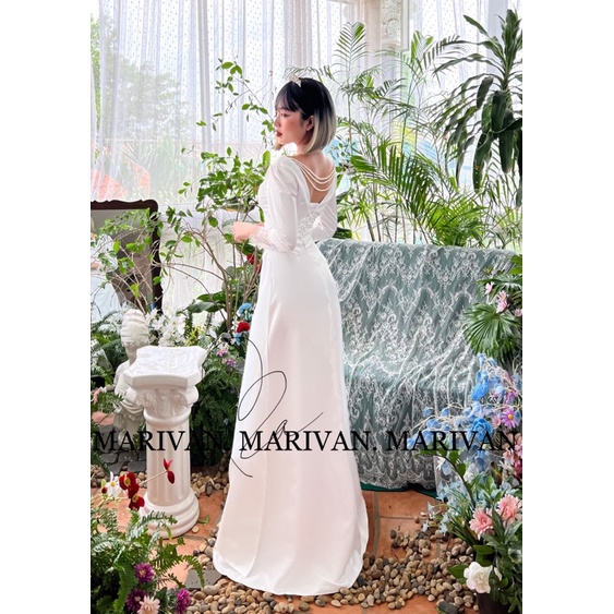 Đầm cưới MARIVAN tà đắp lưng chuỗi