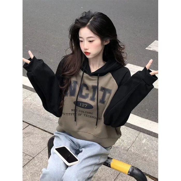 Áo croptop nữ Áo Hoodie Lửng Tay Dài Dáng Rộng In Chữ Thời Trang Mùa Thu 2022 Phong Cách Mới