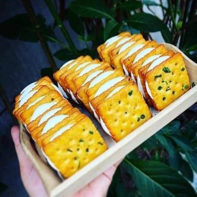 bánh quy hành nhân kem dẻo kenju 186g