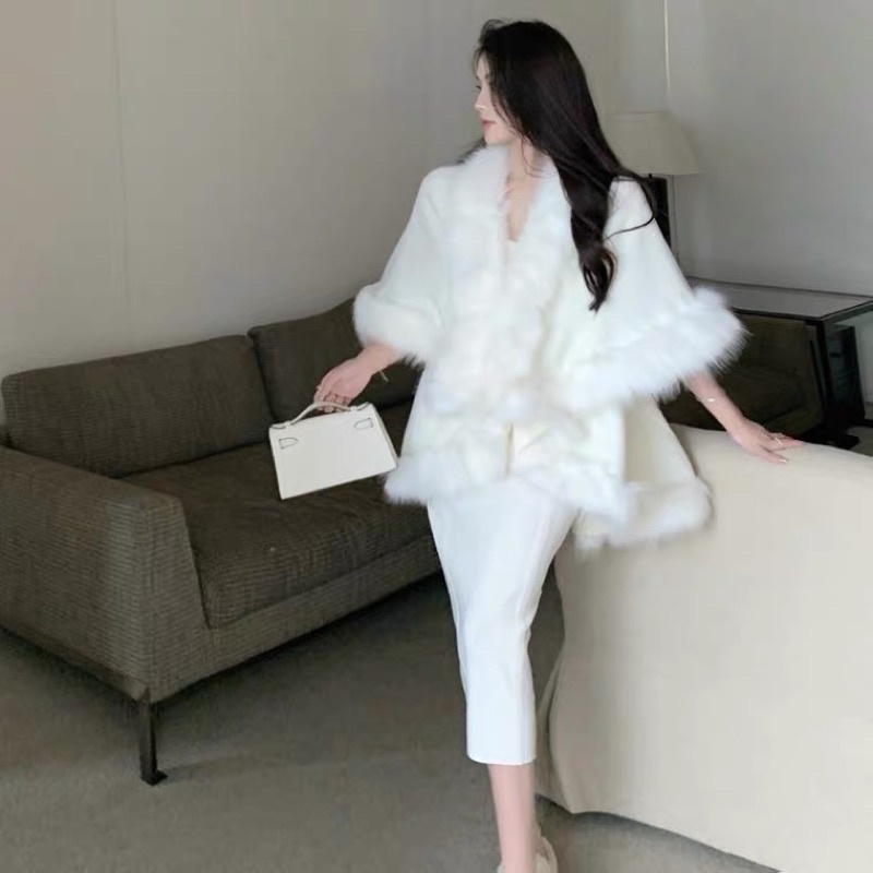 Váy áo khoác dạ len lông trắng ulzzang