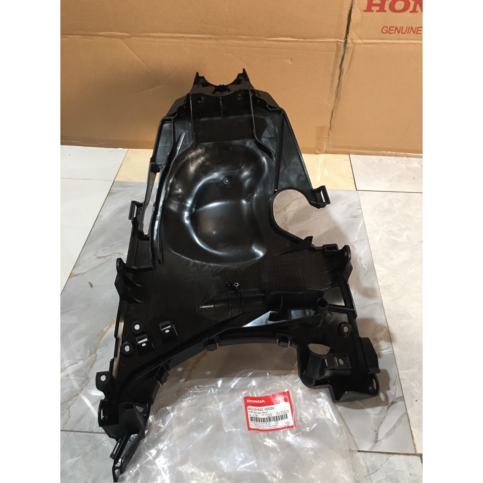 Chắn bùn sau - đuôi HONDA VISION năm 2021-2022-2023 màu Đen.  *NH1* 80110K2CV00ZA