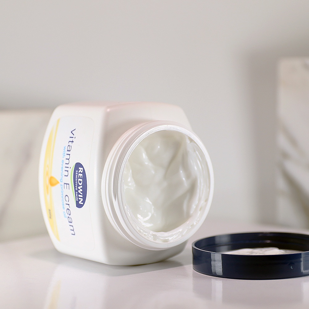 Kem dưỡng da úc chính hãng giúp da mềm mịn sáng bóng hết khô nứt nẻ Redwin Vitamin E Cream 300g Úc chính hãng KD31