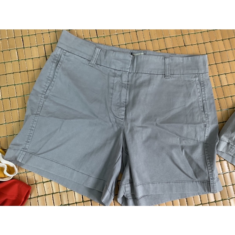 quần xuất dư bị cắt tag k rõ hãng. vải kaki dày đẹp mịn. size tầm 27-28-29