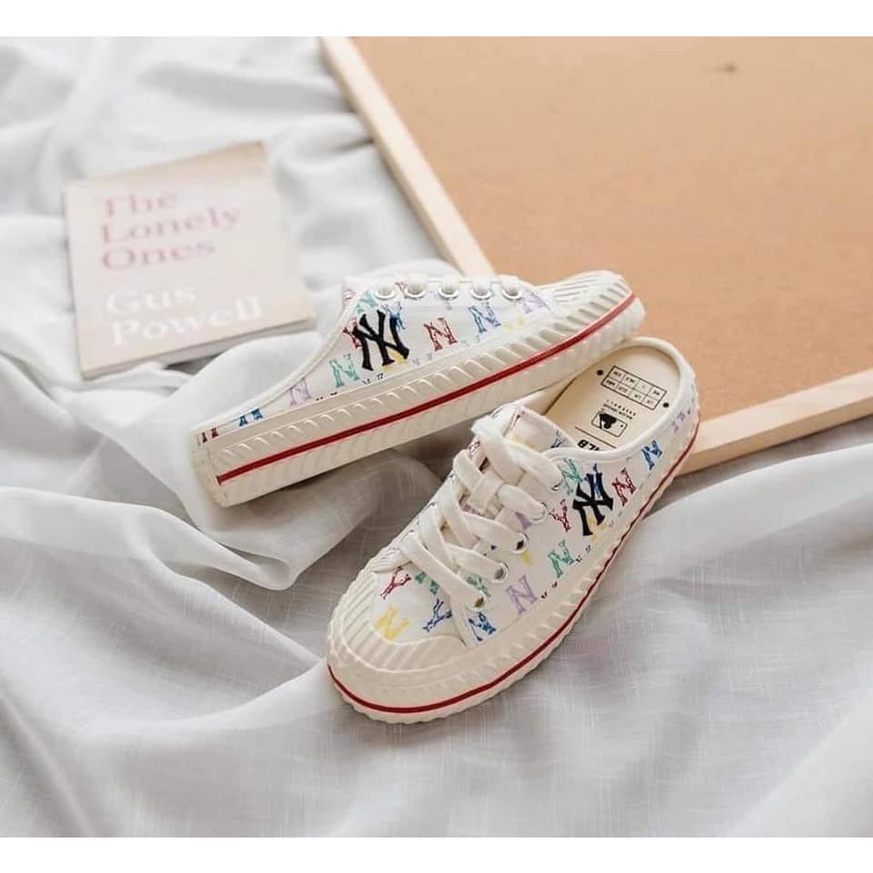 Dép sục MLB Monogram Playball Mule ver 2021 đen/trắng