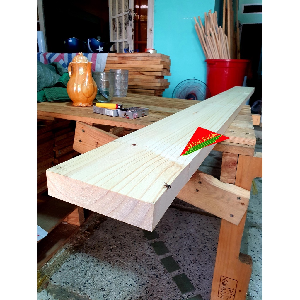Tấm gỗ thông dày 3cm,dài 1m,rộng 10cm đã bào láng đẹp 4 mặt,chắc chắn có thể làm kệ để vật nặng,chân cầu thang,mặt bàn