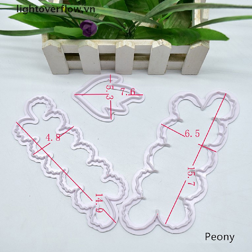Bộ 3 Khuôn Cắt Bánh Hình Hoa Hồng 3D Độc Đáo Tiện Dụng