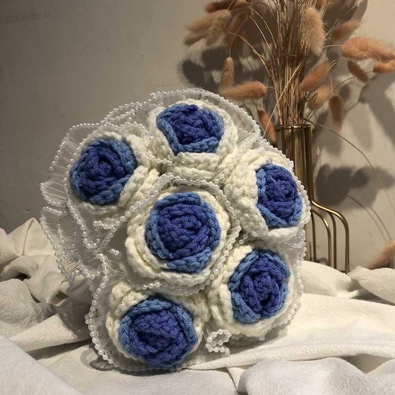 Hoa Hồng Len Màu Gradient Làm Quà Tặng Trang Trí Độc Đáo Sang Chảnh