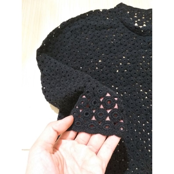 Áo len móc dáng crop top màu đen size S-M thanh lý