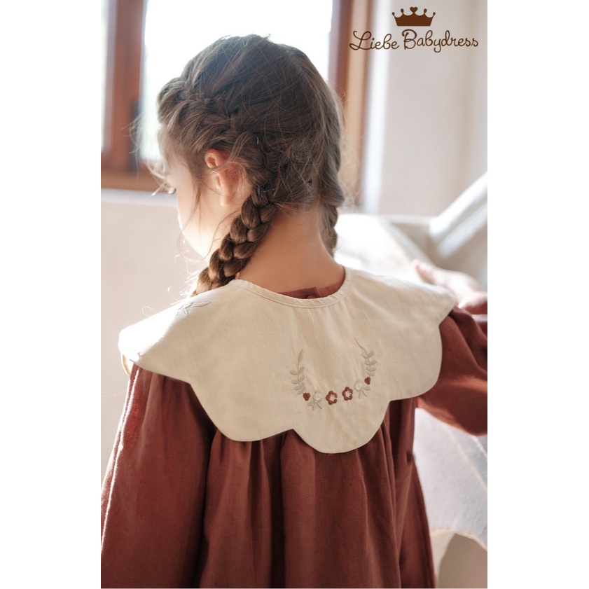Đầm Liebe nâu tây cổ rời