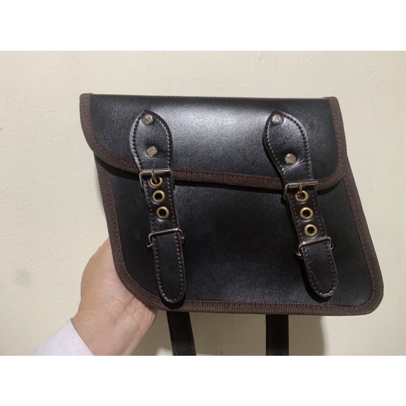 Túi da treo xe máy piaggio, túi treo ze máy classic cao cấp vạt chéo