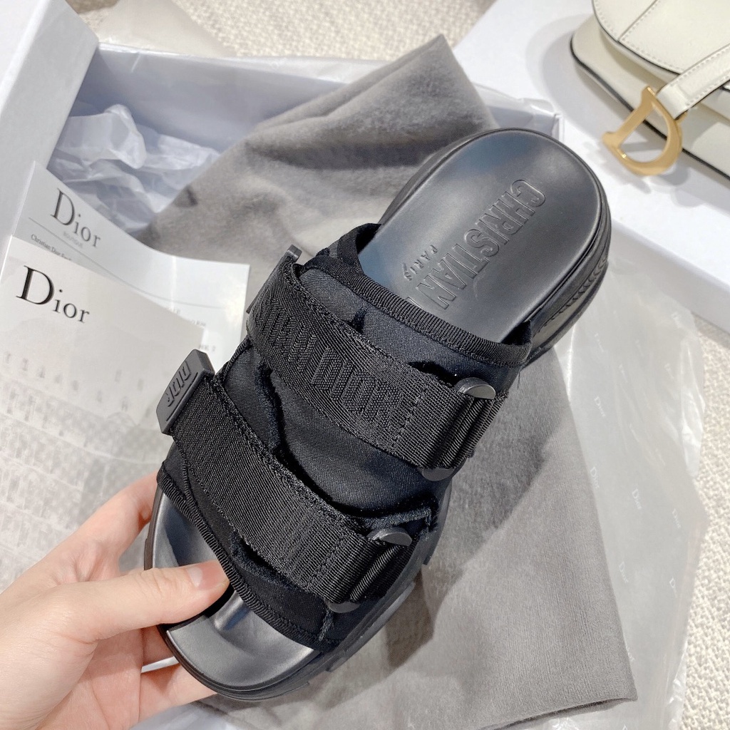Dép Sandal DIOR Quai Dán Đế Cao Su Dày Thêu Họa Tiết Ba Chiều Màu Đen Thời Trang Cho Nữ