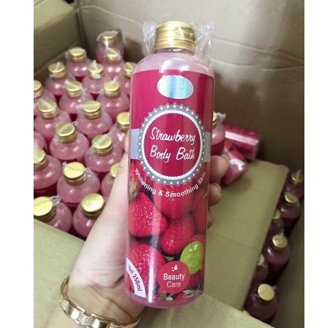 Sữa Tắm Trắng Da Toàn Thân Chiết Xuất Dâu Tây Strawberry Body Bath Thái Có Hạt Massage 250ml