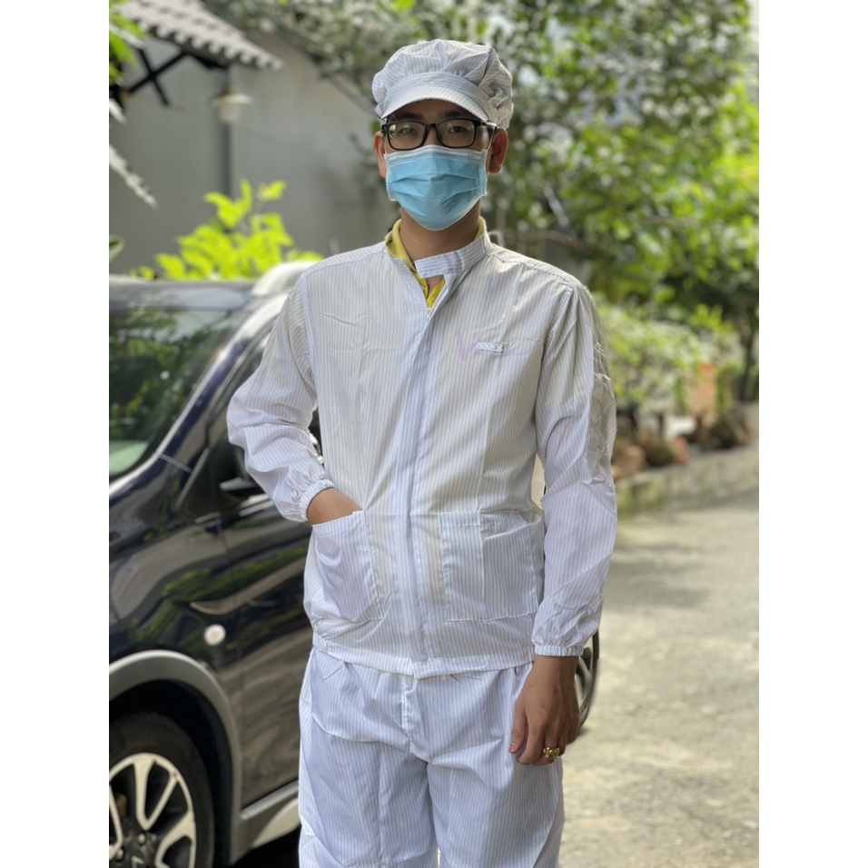 Quần Áo Phòng Sạch Chống Tĩnh Điện Cổ Trụ 2 Túi, Có Bo Tay + Nón Phòng Sạch Trắng