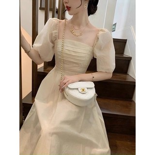 Đầm midi kem cổ vuông xếp ly (Freesize)