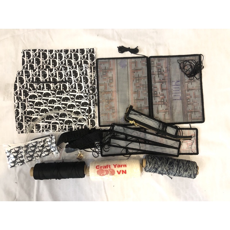 SET THÊU DIOR ĐEN SIZE 22 ( ĐÃ MÓC VIỀN )