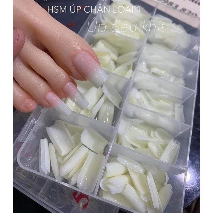 Móng úp chân form dài có ngón chân cái to