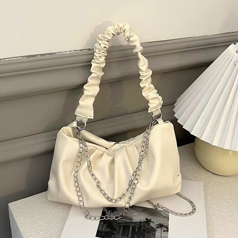 Túi đeo chéo xếp ly cúc bấm Butterfly