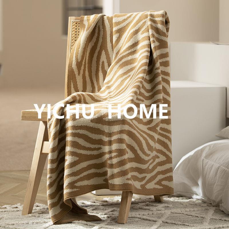 Chăn Ngủ Trưa Văn Phòng Thoải Mái | Chăn Đơn / Đôi 30,000 + Họa Tiết Ngựa Vằn Phong Cách Mới Tiện Dụng Cho Văn Phòng / Nghỉ Trưa