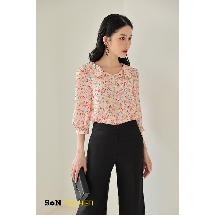 SONNGUYEN Áo sơ mi nữ công sở hoa nhí cổ lá sen tay lỡ 30302