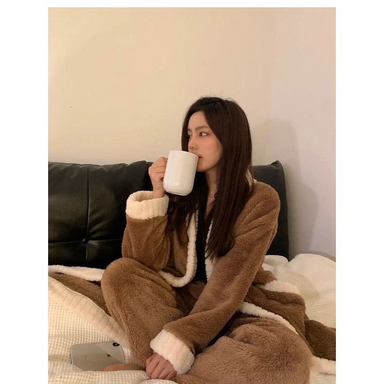 Bộ Đồ Ngủ Lông Cừu San Hô Dày Dặn Phong Cách Mới 2022 Cho Nữ
