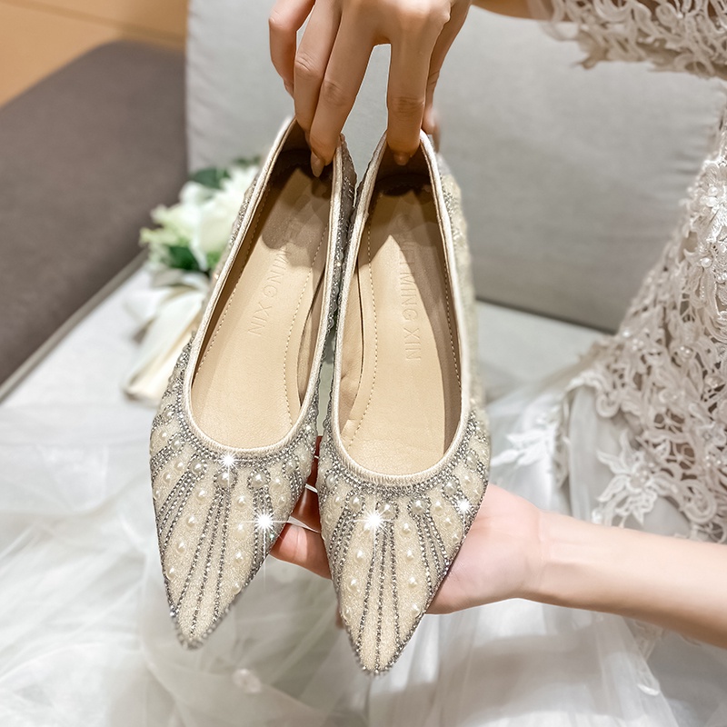 Giày Cao Gót Mũi Nhọn Đính Đá Sang Trọng Cho Cô Dâu