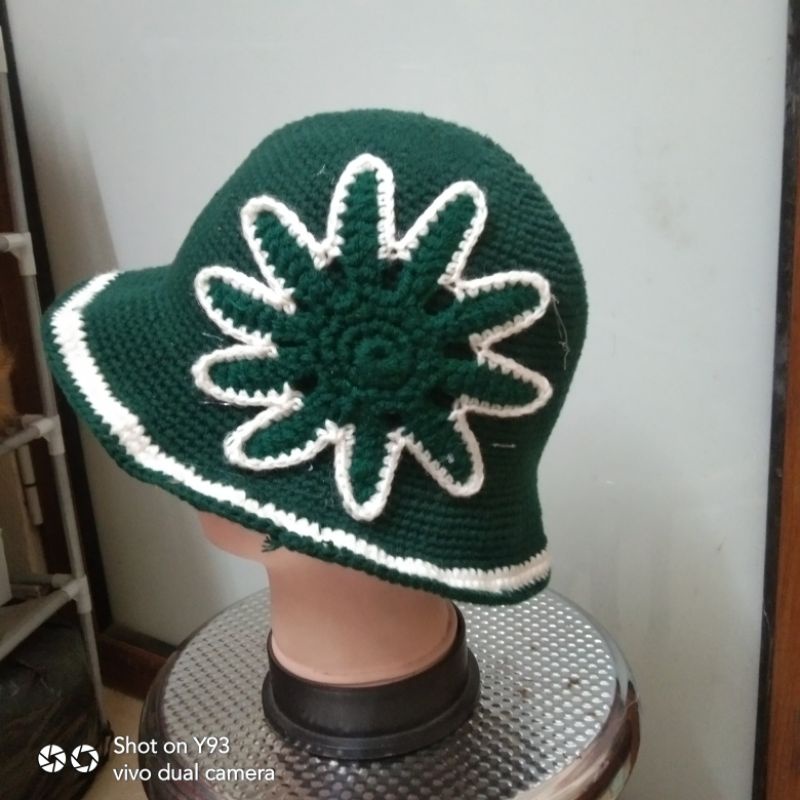 Mũ len vành rộng