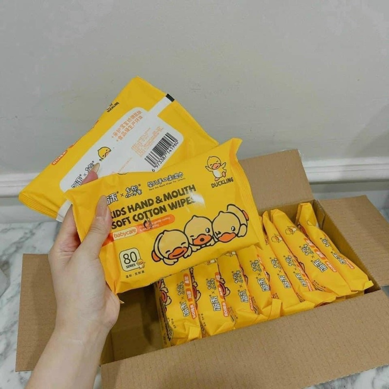 Giấy ướt vịt vàng thùng 10 gói mỗi gói 80 tờ