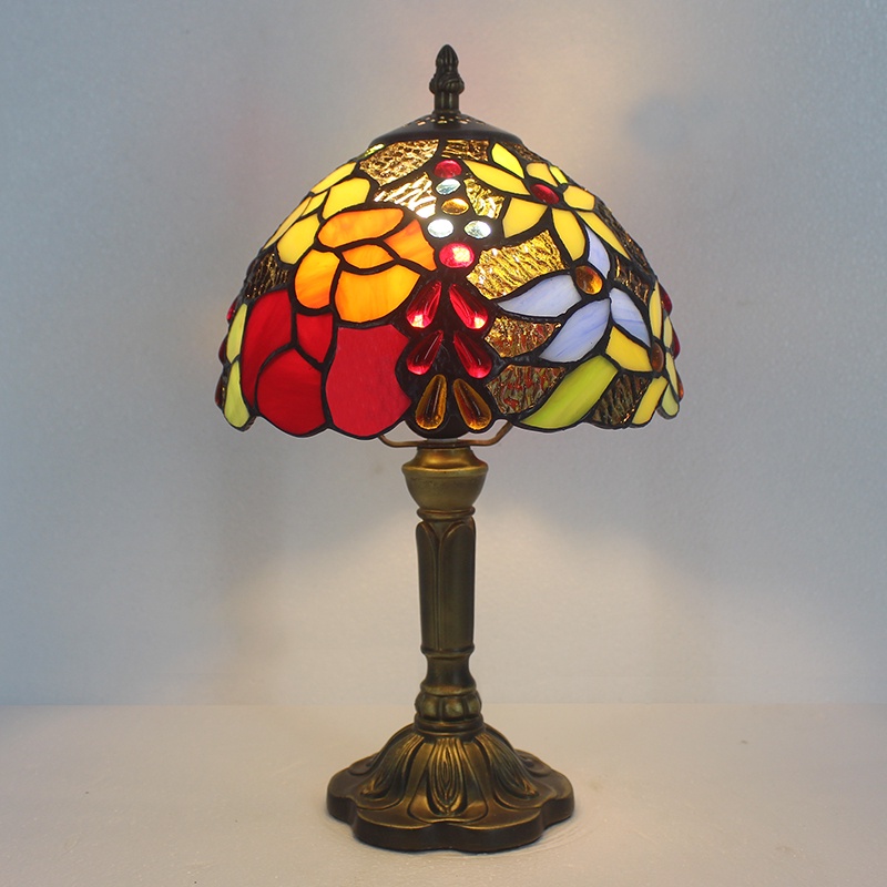 Đèn Để Bàn Mặt Kính Họa Tiết Mosaic Độc Đáo Phong Cách Vintage