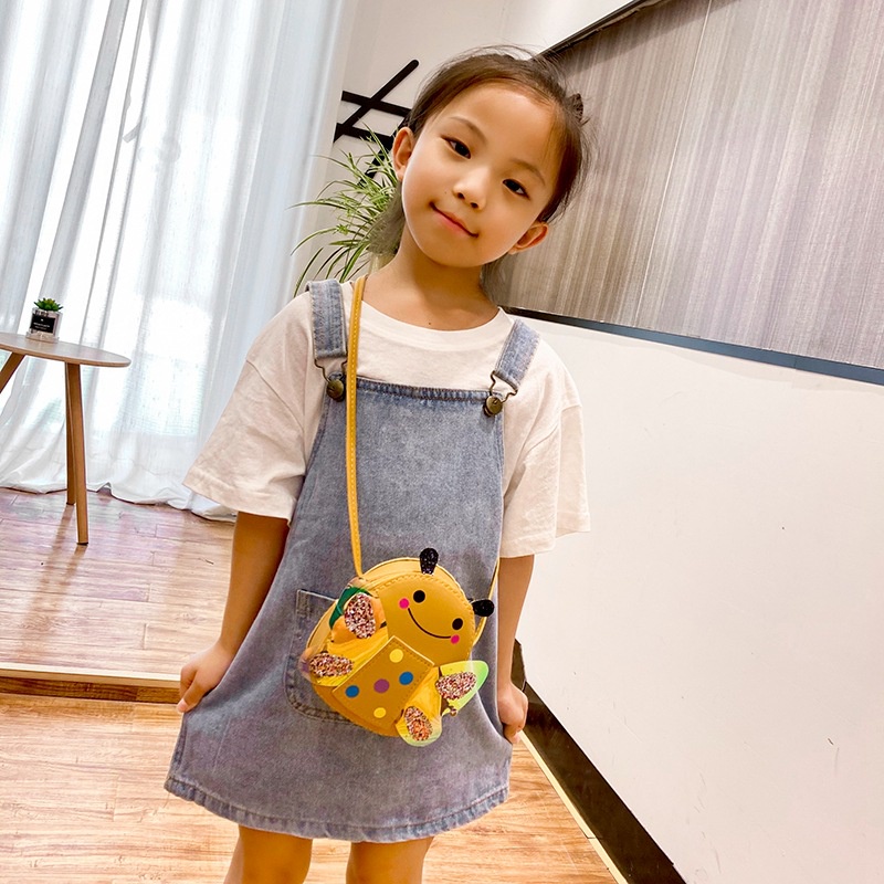 Túi đeo chéo cho béGIADUNGTONGKHO1Túi Đeo Chéo Hình Bướm Dễ Thương,Túi đeo vai chất da mềm xinh xắn cho bé gái mẫu mới