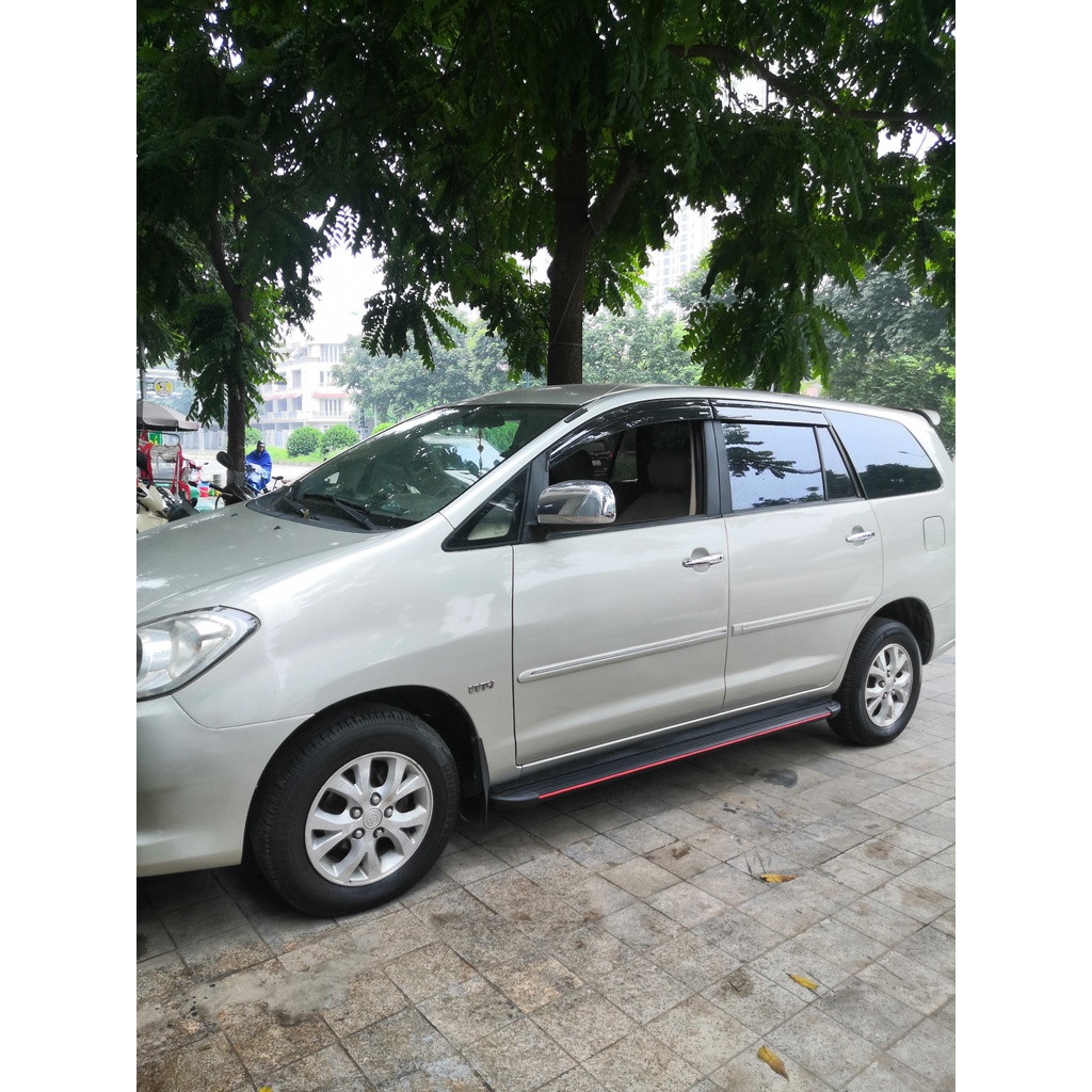 Bậc Lên Xuống, Bệ Bước Chân Xe Toyota Innova đời 2005 - 2016. Nhôm đúc nguyên khối. Siêu KM
