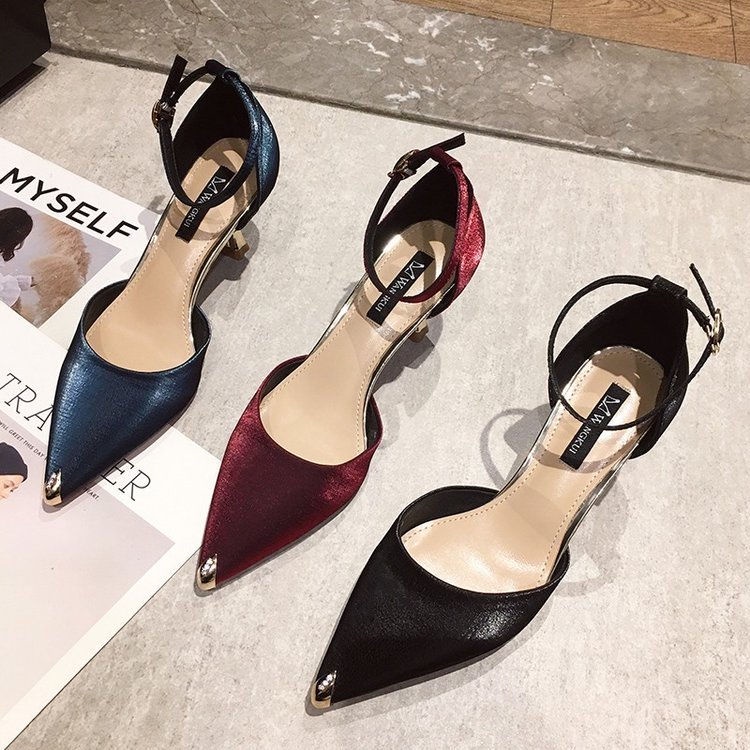 2022 giày cao gót mũi nhọn đế vuông giày cao gót trắng 7p giày cao gót trắng viền đen  giày cao gót mũi nhọn đính đá Giày Cao Gót Đế Phẳng Có Khóa Cài Màu Đỏ Phong Cách Mới Năm 2021