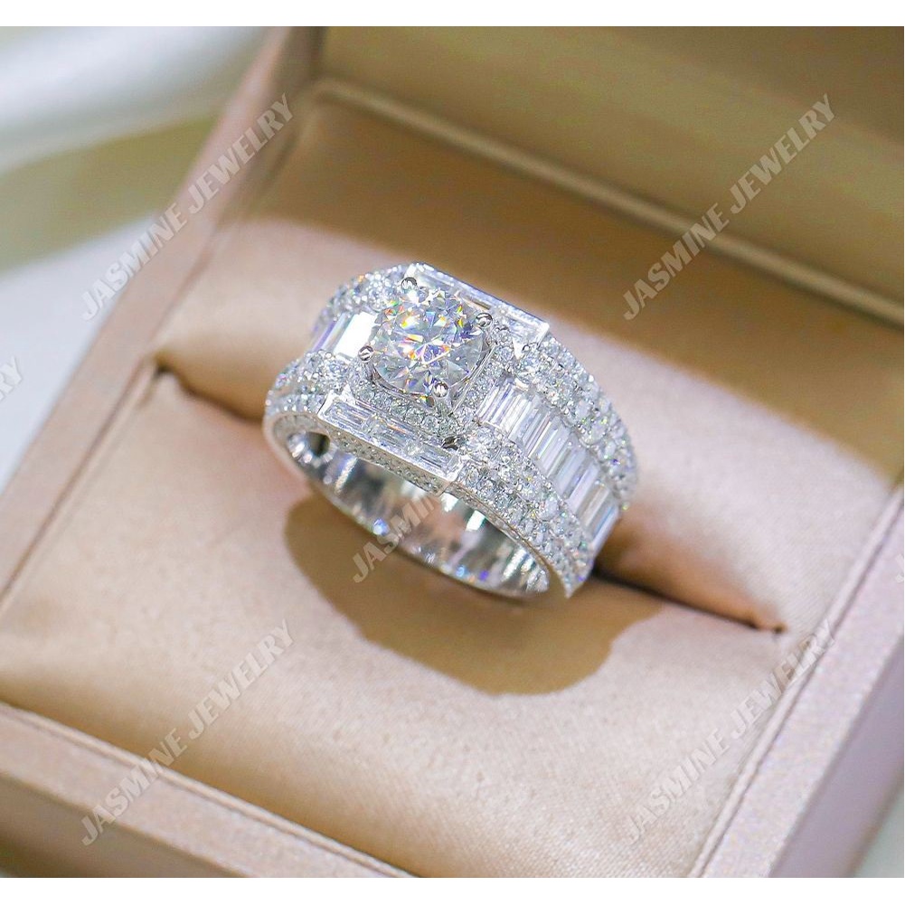 Nhẫn nam kim cương nhân tạo moissanite baguette chủ 7.2 ly - Mẫu 1