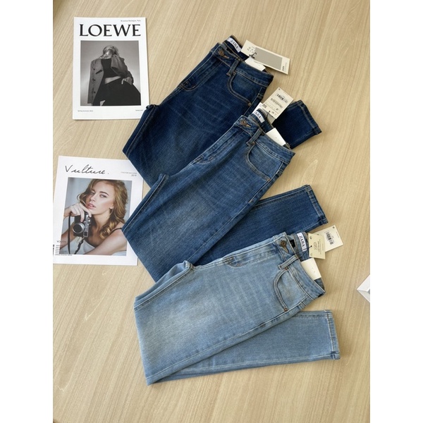 Quần jeans rách ngang gối dáng skinny dài