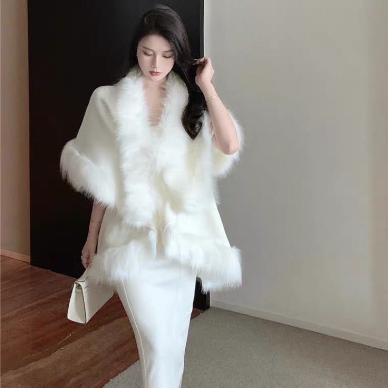 Váy áo khoác dạ len lông trắng ulzzang