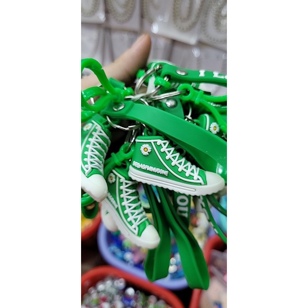 Móc khoá xe máy - Móc khóa cute - Móc Khóa Mặt Hình Giày Sneaker Ba Chiều Bằng Silicone