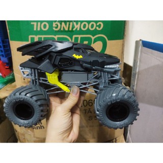 Xe Monster Jam mẫu mới xe lệ 1:24 của spin master