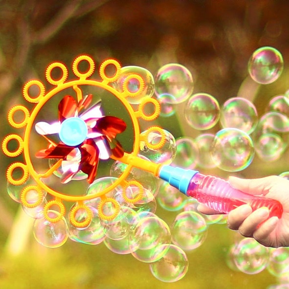 Đồ chơi chong chóng thổi bong bóng xà phòng ngoài trời cho bé